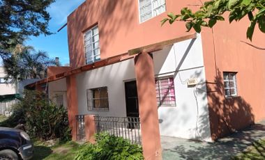 Casa Quinta en venta - 4 Dormitorios 2 Baños - 1.100Mts2 - El Pato, Berazategui