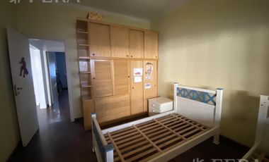 Venta casa 3 ambientes con quincho en Bernal