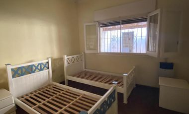 Venta casa 3 ambientes con quincho en Bernal