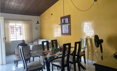 VENTA CASA ESQUINERA EN PIEDECUESTA CERCA AL PARQUE PRINCIPAL COD:409