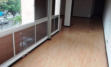 PR13599 SE ARRIENDA OFICINA EN SECTOR VILLAGRANDE, ENVIGADO