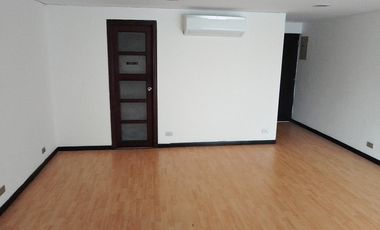 PR13599 SE ARRIENDA OFICINA EN SECTOR VILLAGRANDE, ENVIGADO