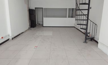 PR13599 SE ARRIENDA OFICINA EN SECTOR VILLAGRANDE, ENVIGADO