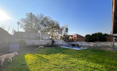 EN VENTA 4D+4B + SERVICIOS, CERCANA A DUNALASTAIR Y LINCOLN