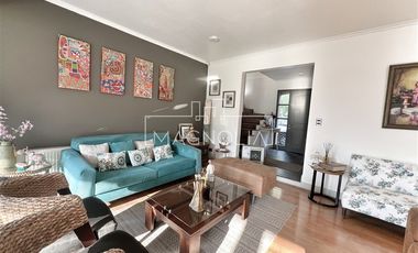 EN VENTA 4D+4B + SERVICIOS, CERCANA A DUNALASTAIR Y LINCOLN