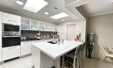 EN VENTA 4D+4B + SERVICIOS, CERCANA A DUNALASTAIR Y LINCOLN