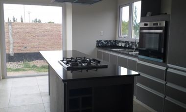 Neuquen. Centenario Venta Casa nueva 2 dormitorios en dos plantas BÂ° Costa Rio