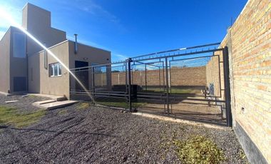 Neuquen. Centenario Venta Casa nueva 2 dormitorios en dos plantas BÂ° Costa Rio