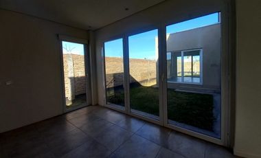 Neuquen. Centenario Venta Casa nueva 2 dormitorios en dos plantas BÂ° Costa Rio
