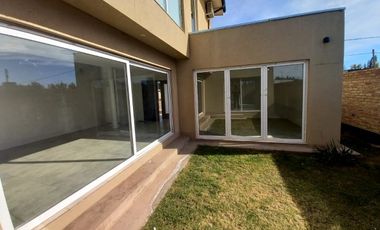 Neuquen. Centenario Venta Casa nueva 2 dormitorios en dos plantas BÂ° Costa Rio