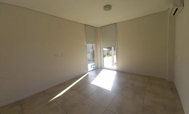 Neuquen. Centenario Venta Casa nueva 2 dormitorios en dos plantas BÂ° Costa Rio