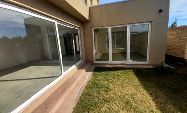 Neuquen. Centenario Venta Casa nueva 2 dormitorios en dos plantas BÂ° Costa Rio