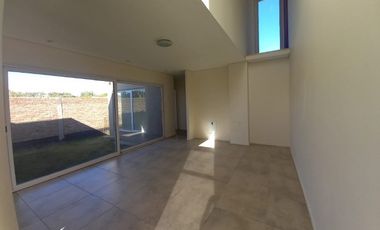 Neuquen. Centenario Venta Casa nueva 2 dormitorios en dos plantas BÂ° Costa Rio