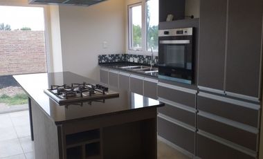 Neuquen. Centenario Venta Casa nueva 2 dormitorios en dos plantas BÂ° Costa Rio
