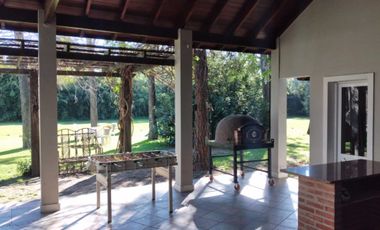 Excelente casa en Parque Las Naciones