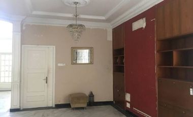 Rumah jl Raya Dharmahusada Hadap Barat Listrik 6500 watt