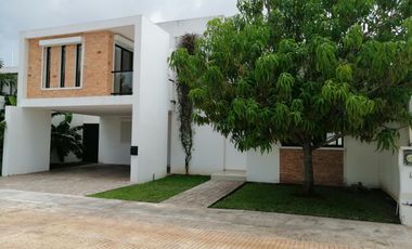 VENTA RESIDENCIA🏠 DE 4 RECÁMARAS🛏️  EN PORTO ALEGRE, PRIVADA AL NORTE DE MERIDA, YUCATAN
