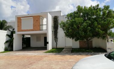 VENTA RESIDENCIA🏠 DE 4 RECÁMARAS🛏️  EN PORTO ALEGRE, PRIVADA AL NORTE DE MERIDA, YUCATAN