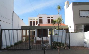 Casa en alquiler en La Plata calle 530  e/ 9 y 10 Dacal Bienes Raices
