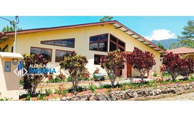 Se vende espectacular casa en Boquete, super amplia y acogedora!