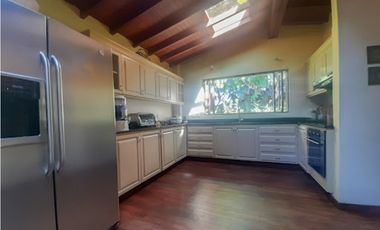 Casa Duplex en Arriendo Envigado sector loma de las brujas