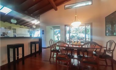 Casa Duplex en Arriendo Envigado sector loma de las brujas