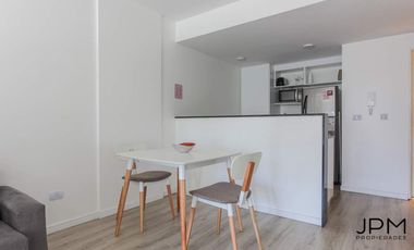 Muy luminoso Alquiler Temporario Gran Monoambiente C/balcón y Lavarropas