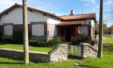 EXCELENTE CHALET EN VENTA MUY BIEN UBICADO EN LA CIUDAD DE MIRAMAR