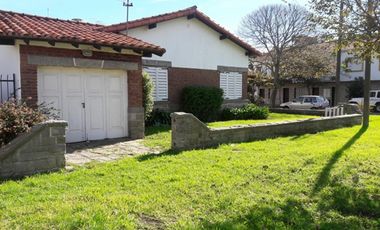 EXCELENTE CHALET EN VENTA MUY BIEN UBICADO EN LA CIUDAD DE MIRAMAR