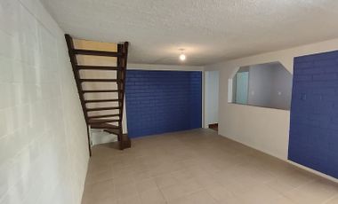 VENDO CASA DE 2 PISOS, 2D/1B, LA FLORIDA