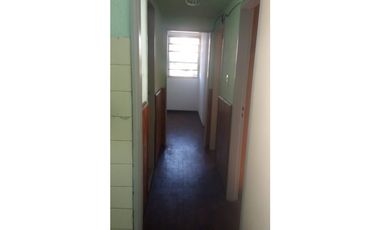 B°.Gral.Paz-Dto.4 amb.muy luminosos-Impecable estado-Todo piso Parquet- Amplio Lavadero independiente