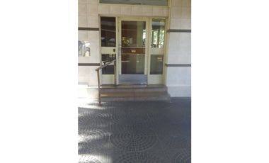 B°.Gral.Paz-Dto.4 amb.muy luminosos-Impecable estado-Todo piso Parquet- Amplio Lavadero independiente
