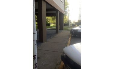 B°.Gral.Paz-Dto.4 amb.muy luminosos-Impecable estado-Todo piso Parquet- Amplio Lavadero independiente