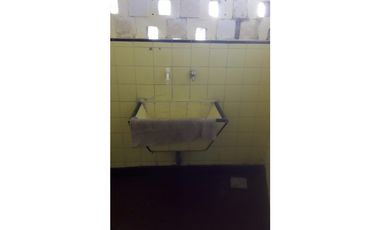 B°.Gral.Paz-Dto.4 amb.muy luminosos-Impecable estado-Todo piso Parquet- Amplio Lavadero independiente