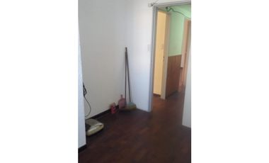 B°.Gral.Paz-Dto.4 amb.muy luminosos-Impecable estado-Todo piso Parquet- Amplio Lavadero independiente