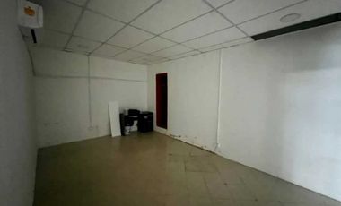 Se Alquila Local Planta Baja en Obarrio <<Orilla de Calle<<