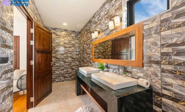 Exclusive 5-Bedroom Samui Sea-view Villa in Lamai