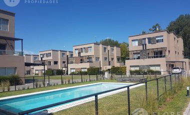 Flores Prop. Vende Departamento - Green Village - Pilar