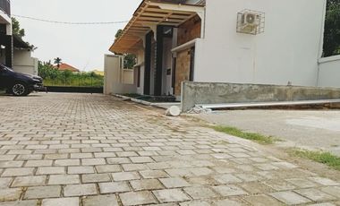 Rumah di Tengah Kota di Jual di Jl Tirta Sairi Sudirman