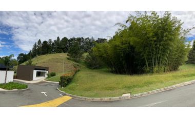 Espectacular Lote en condominio en el Retiro