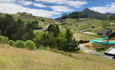 Espectacular Lote en condominio en el Retiro