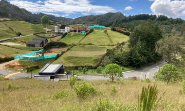 Espectacular Lote en condominio en el Retiro