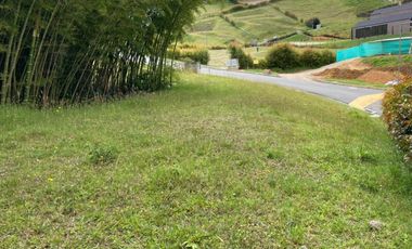 Espectacular Lote en condominio en el Retiro