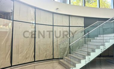 ARRIENDO LOCAL COMERCIAL PARQUE TITANIUM