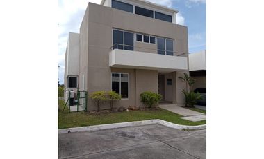 ALQUILER CASA COSTA SUR