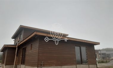 Casa en venta de 3 dorm. en Santo Domingo