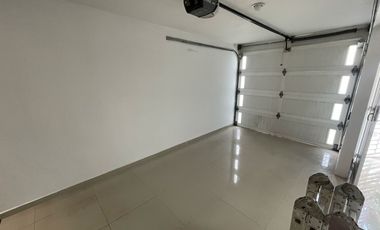casa en arriendo/venta en ciudad real. Cod A4786