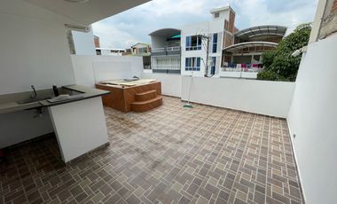 casa en arriendo/venta en ciudad real. Cod A4786