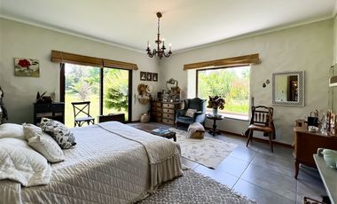 Casa En Venta En Requínoa (las Mercedes, Condominio) JARDÍN