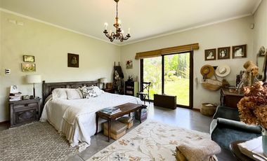 Casa En Venta En Requínoa (las Mercedes, Condominio) JARDÍN